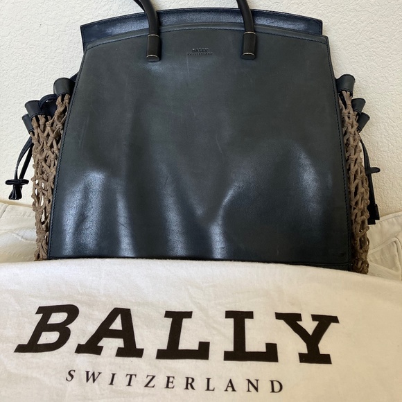 Bally bag Light Marine Fawn Donna Calf Woven used condition check pic for flaws - Picture 2 of 16